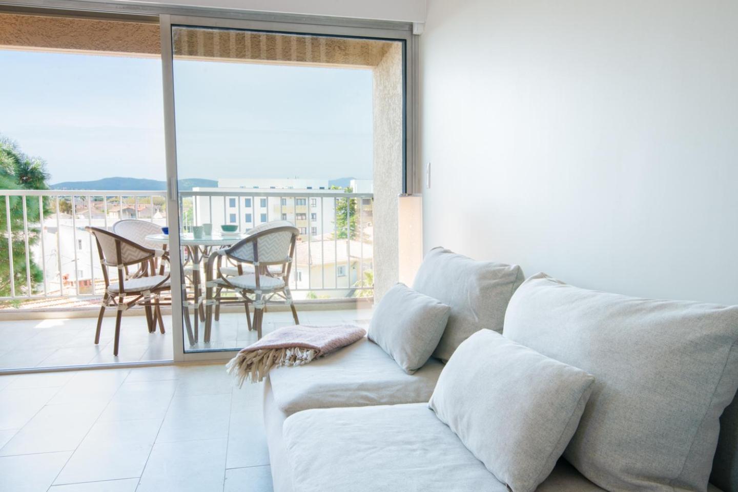Appartement 2 Chambres, Proche Des Plages, Parking Fréjus