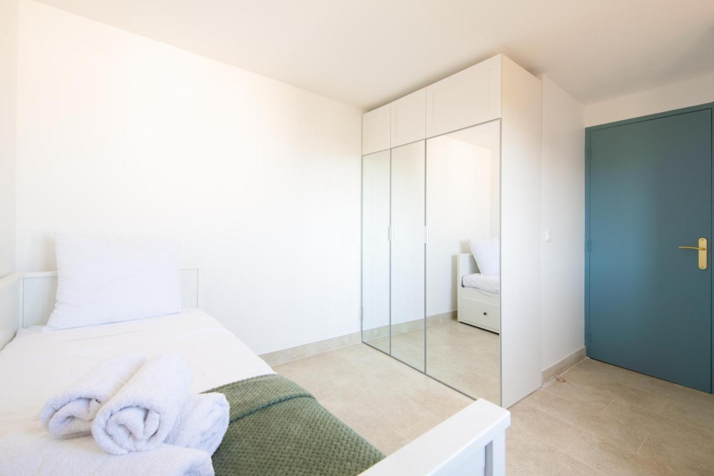 2 Chambres, Proche Des Plages, Parking Appartement Fréjus