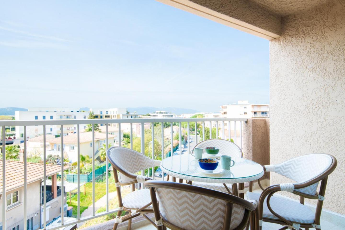 2 Chambres, Proche Des Plages, Parking Appartement Fréjus