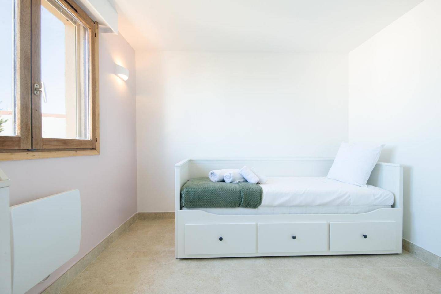 2 Chambres, Proche Des Plages, Parking